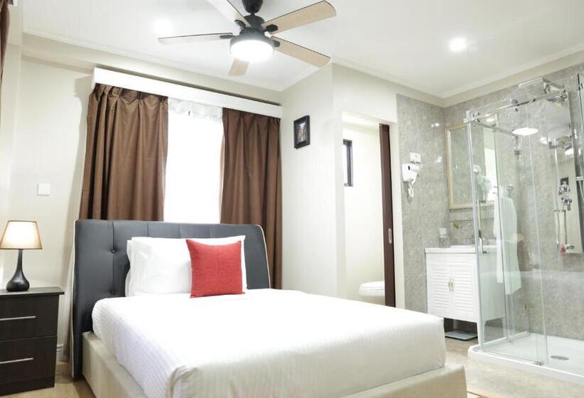 اتاق استاندارد, Myah's