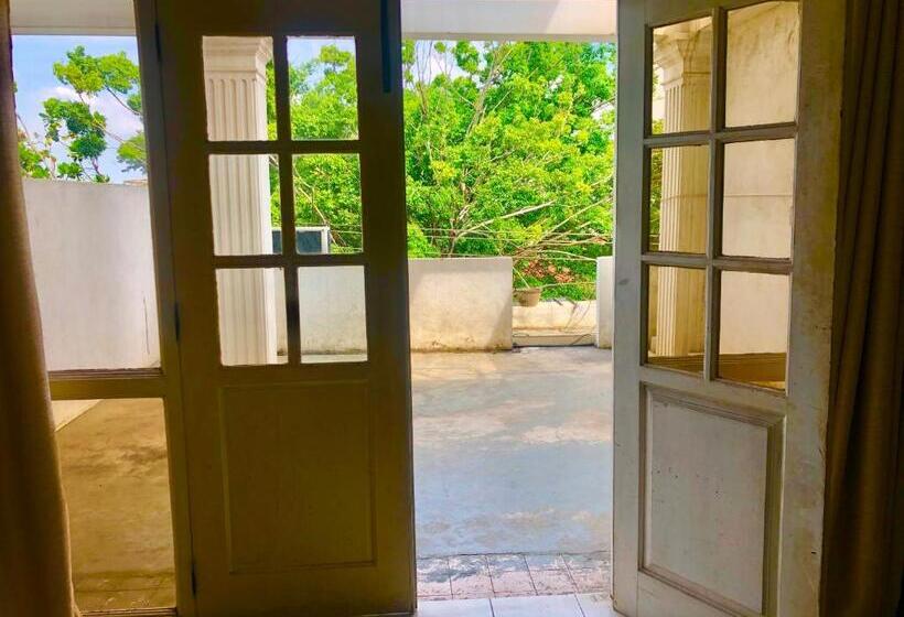 غرفة ديلوكس مزودة بشرفة, Nathaliya