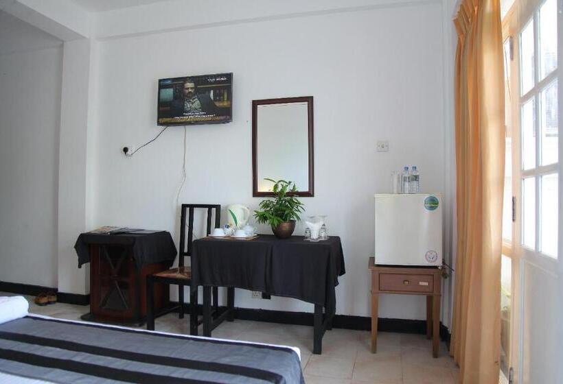 غرفة ديلوكس مزودة بشرفة, Nathaliya