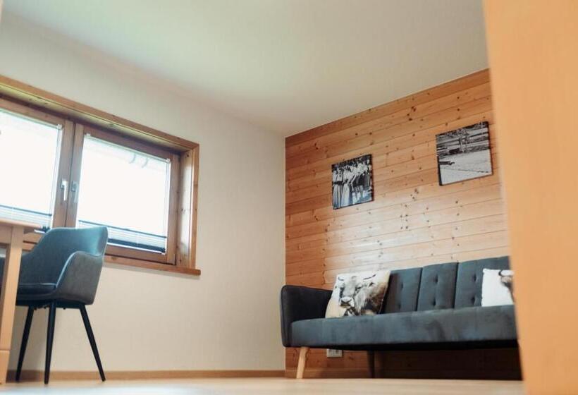 اتاق سوپریور, Sonne Wilhams