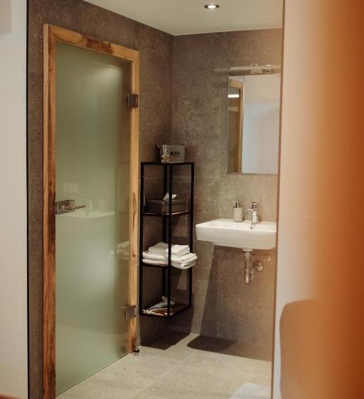 اتاق استاندارد, Sonne Wilhams