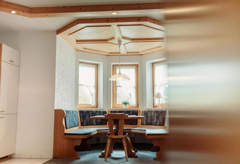 آپارتمان 1 خوابه با بالکن, Sonne Wilhams