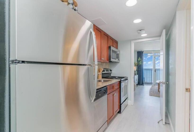 Apartamento 1 Dormitório com Sacada, Ocean Breeze