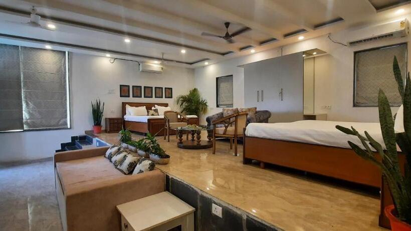 Perhesviitti, Meeram Ganga, A Heritage Stay By The Ganges At Triveni Ghat