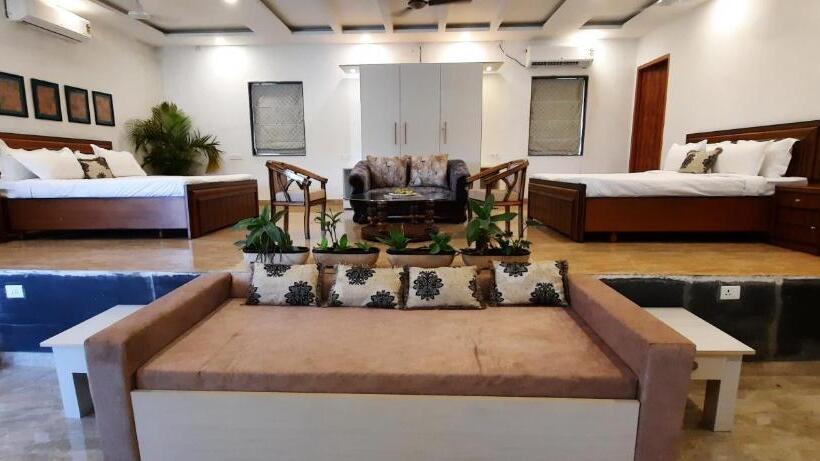 Perhesviitti, Meeram Ganga, A Heritage Stay By The Ganges At Triveni Ghat