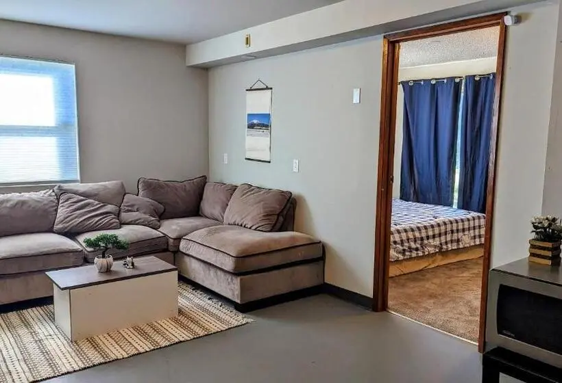 Perhehuone, Private Guest Suite In West Bellevue Home