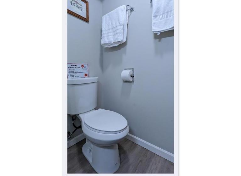 Családi Szoba, Private Guest Suite In West Bellevue Home