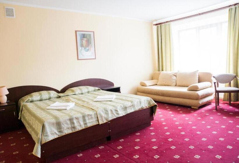 סוויטת ג'וניור משפחתית, Perlyna Karpat