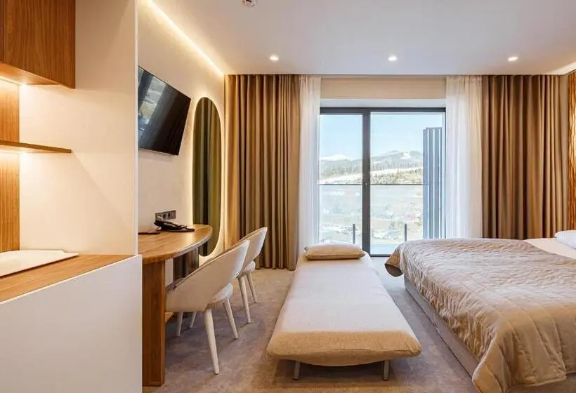 سوییت جونیور, Tavel Hotel & Spa
