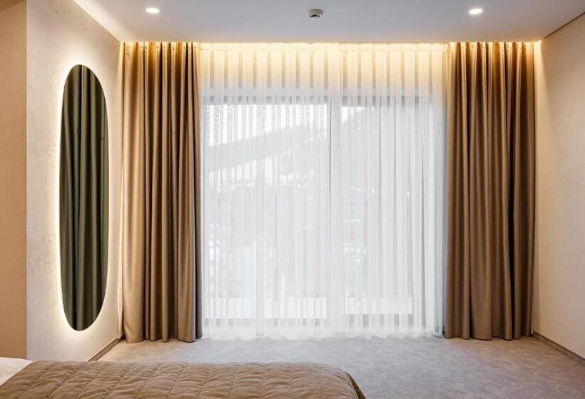 1 Bedroom Apartment Mountain View, Tavel Hotel & Spa