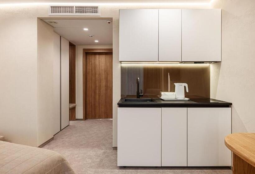 스탠다드 스튜디오, Tavel Hotel & Spa