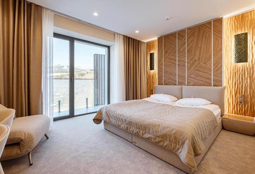 سوییت جونیور, Tavel Hotel & Spa