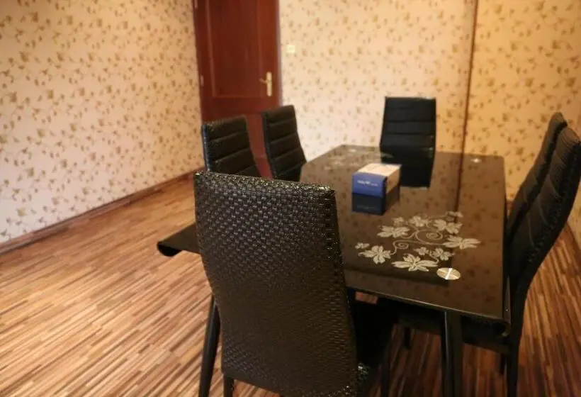 Huoneisto 2 Makuuhuonetta, Terrace Furnished Apartments   Mahboula