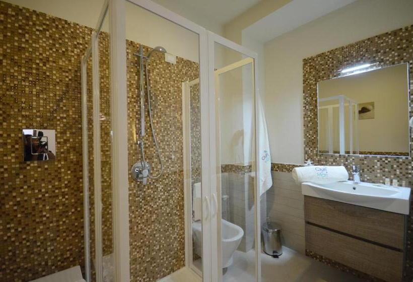 חדר סטנדרט לשלושה, Ciuri Di Mari