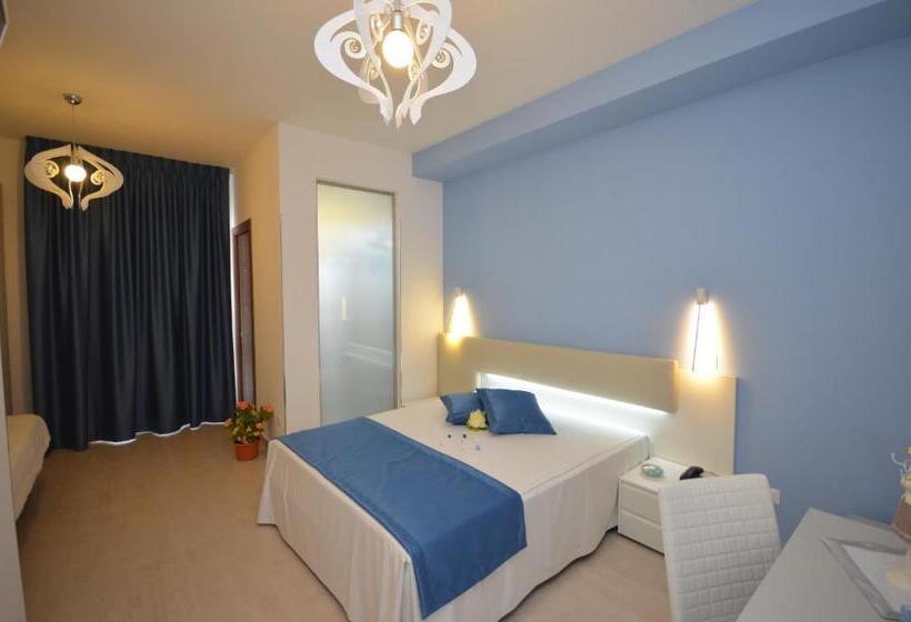 חדר סופריור לשלושה, Ciuri Di Mari