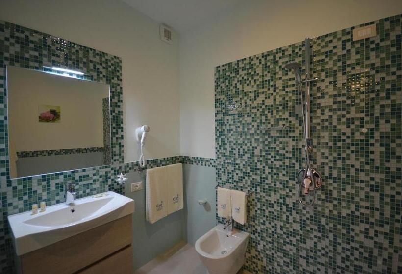 חדר אקזקיוטיב לשלושה, Ciuri Di Mari