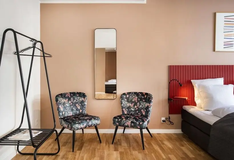 Perhehuoneisto, The Lakes Apartments By Daniel&jacob S