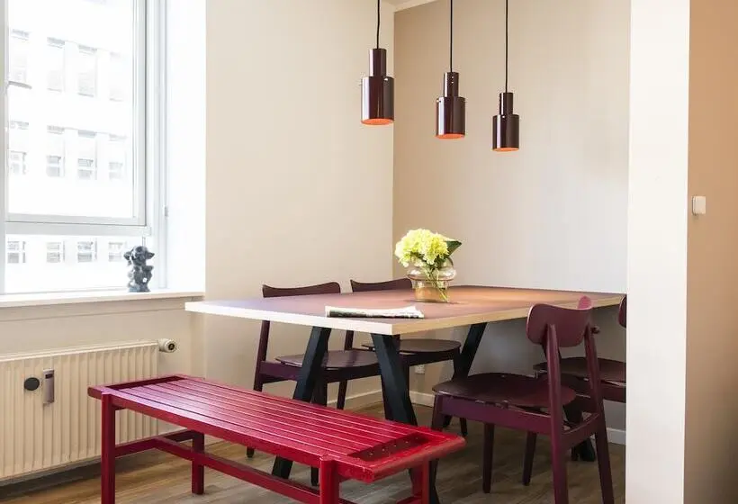 Perhehuoneisto, The Lakes Apartments By Daniel&jacob S
