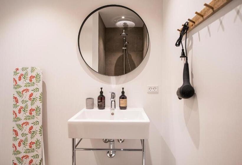 إستوديو قياسى, The Lakes Apartments By Daniel&jacob S