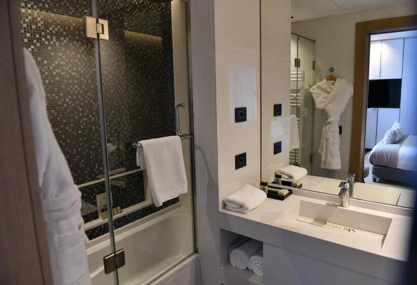 سوییت جونیور, Faqra Hills