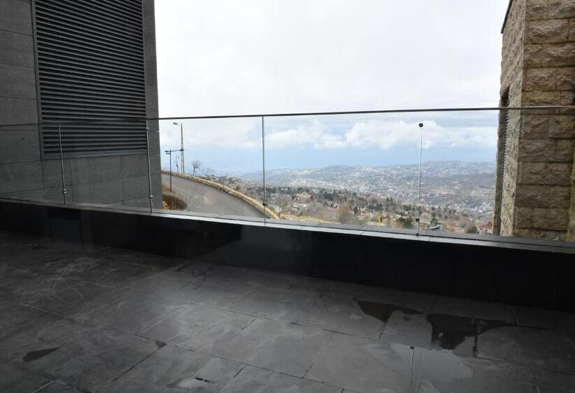 اتاق لوکس با بالکن, Faqra Hills