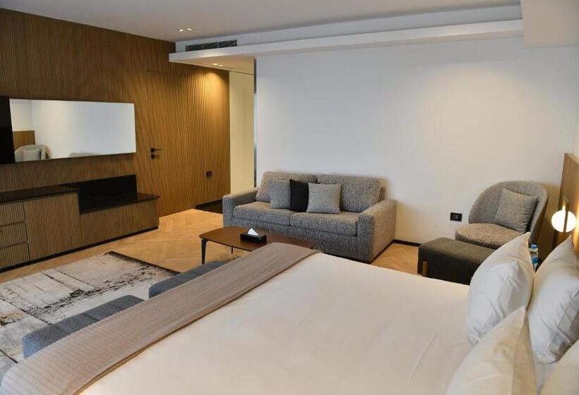 اتاق لوکس با بالکن, Faqra Hills