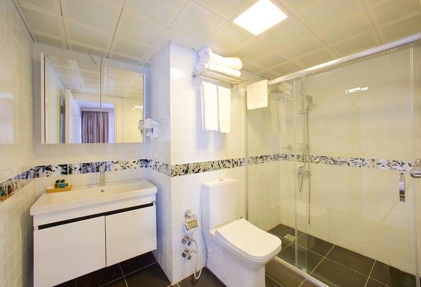 غرفة عائلية, Joy Taksim