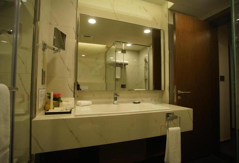 اتاق استاندارد با تخت بزرگ, C   Hotel And Suites Doha