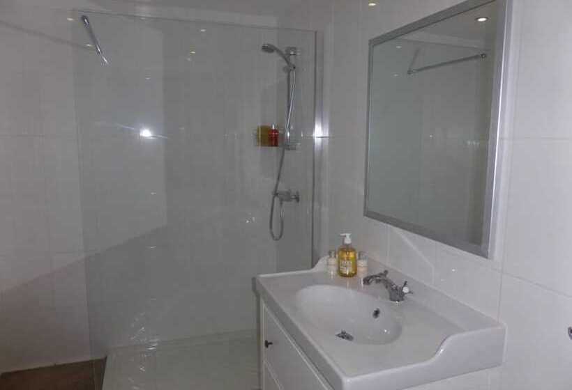 스탠다드 룸, Bedbreakfastbikespyrenees