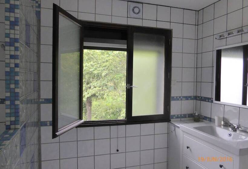 스탠다드 룸, Bedbreakfastbikespyrenees