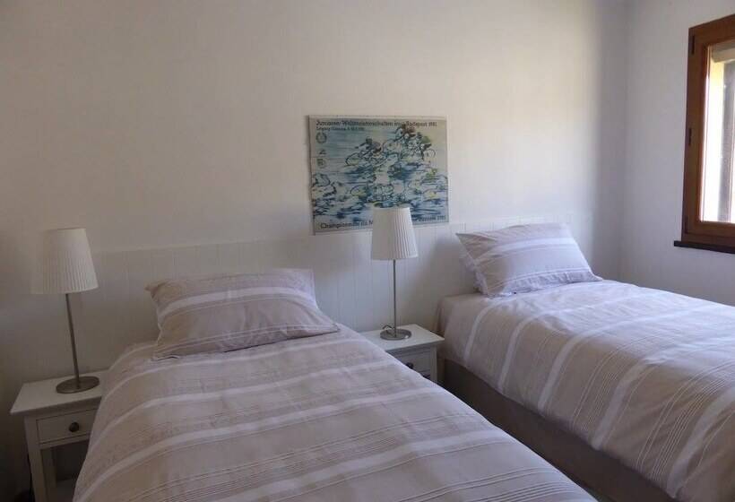 스탠다드 룸, Bedbreakfastbikespyrenees