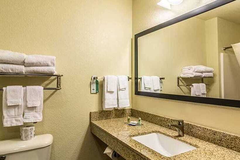 جناح, Cobblestone Hotel & Suites   Erie