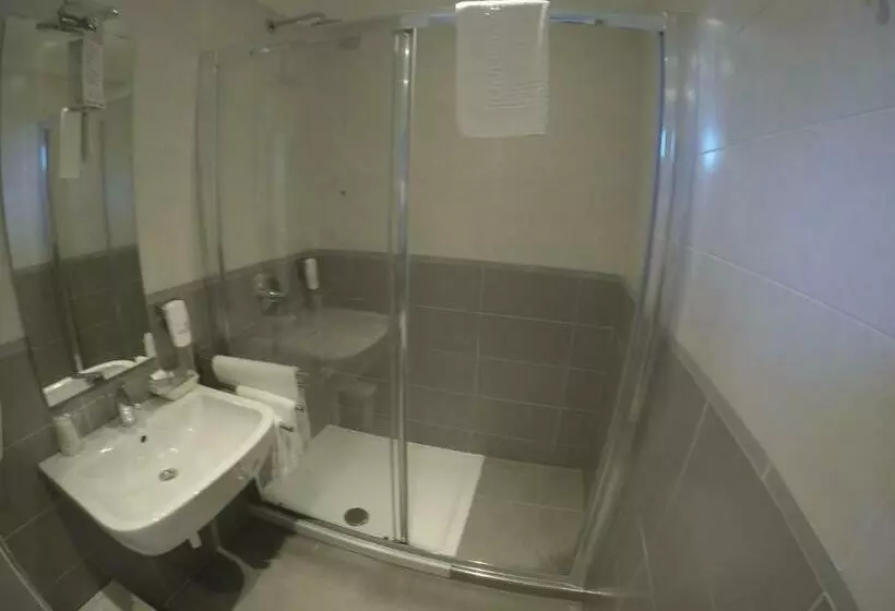 Habitación Estàndard Individual, Vischi