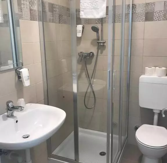 Suite Familiar, Vischi