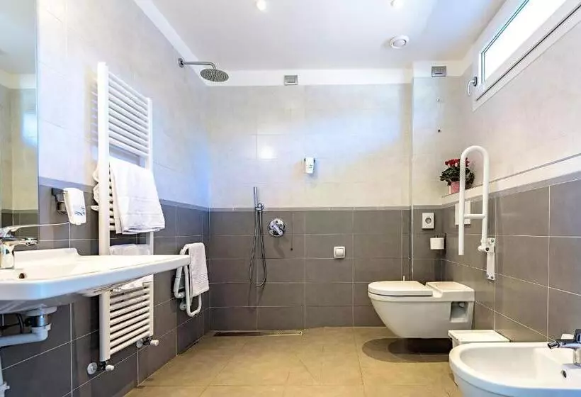 Habitació Triple Estàndard, Vischi