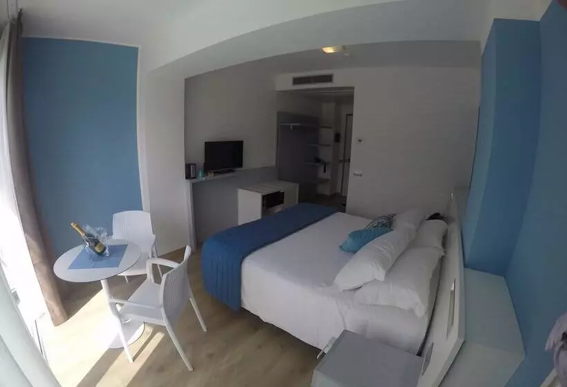 Family Room, Vischi