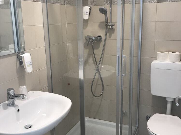 Семейный Номер, Vischi