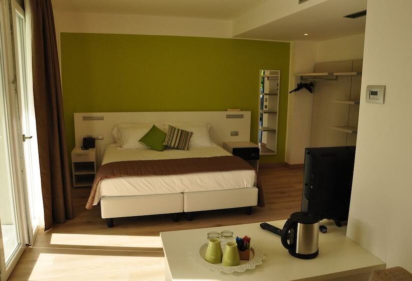 Семейный Номер, Vischi