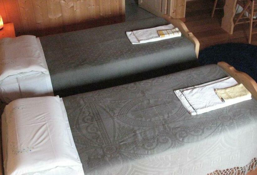 غرفة كومفورت ثلاثية, Bioagriturismo Vegan Campo Di Cielo