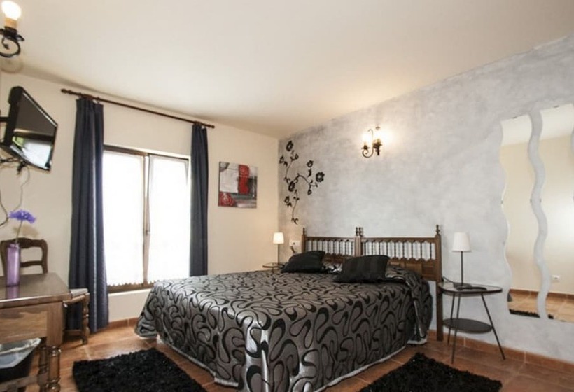 اتاق استاندارد سه نفره, El Pradón