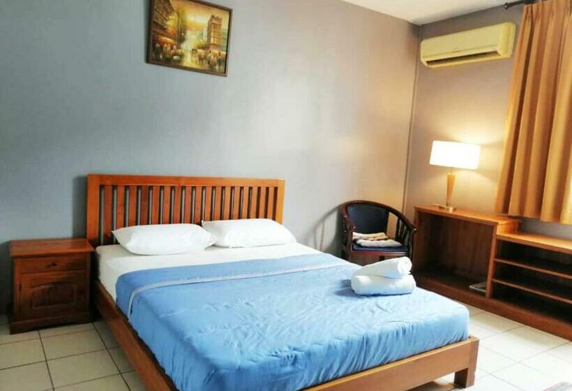 标准间, Johns Place