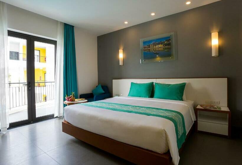 带泳池观景的豪华房, êmm Hotel Hoi An