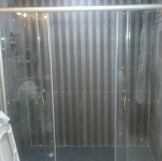 اتاق استاندارد با چشمانداز شهر, Momona