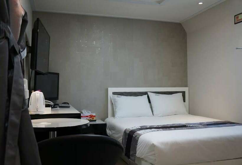 Quarto Estandar, Novaluz Tourist