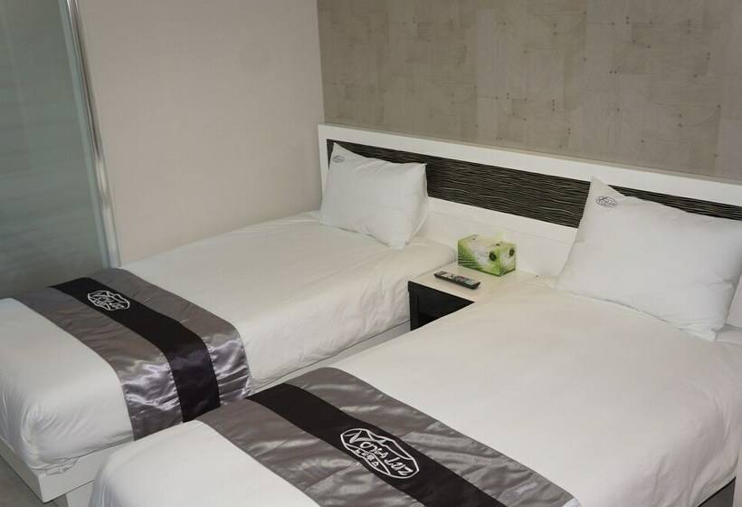 Quarto Estandar, Novaluz Tourist