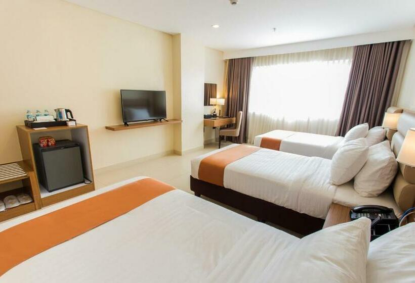 اتاق لوکس سه تخته, Royce Hotel & Casino