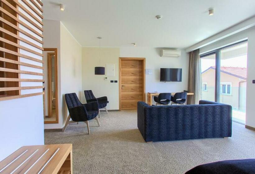 주니어 스위트 측면 바다 전망, Villa Margaret