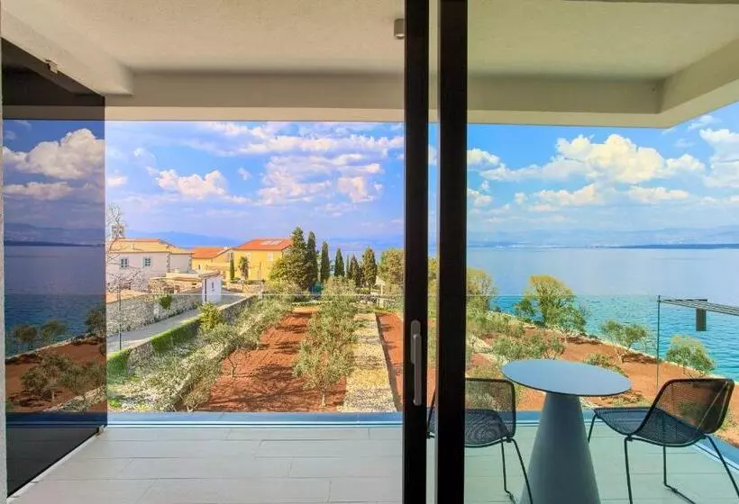 サイドシービュースーペリアールーム, Villa Margaret