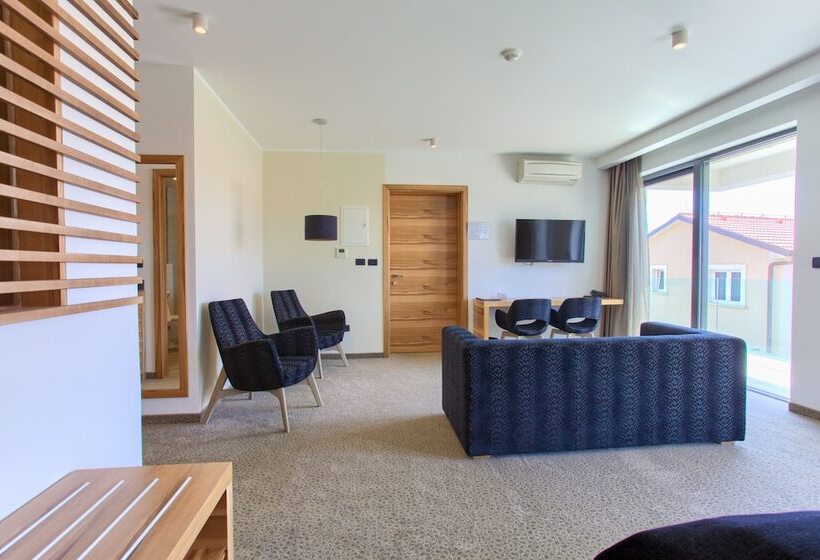 주니어 스위트 측면 바다 전망, Villa Margaret