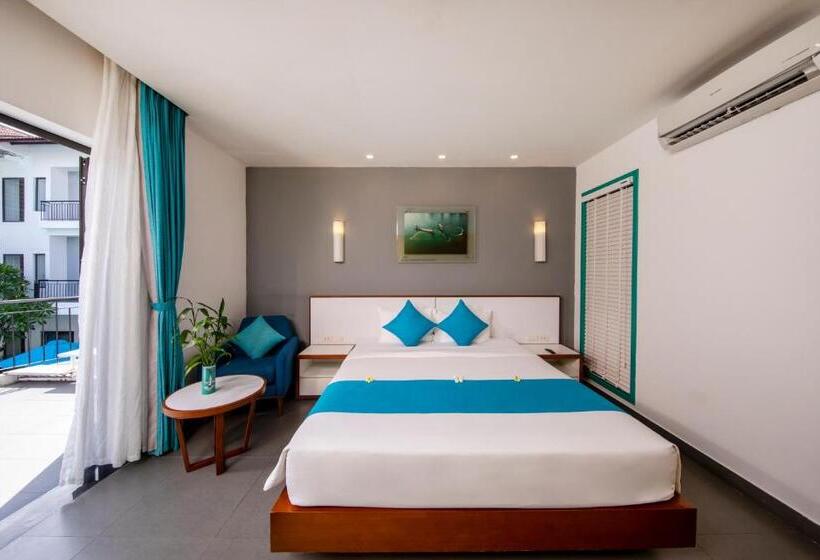 带泳池观景的豪华房, êmm Hotel Hoi An